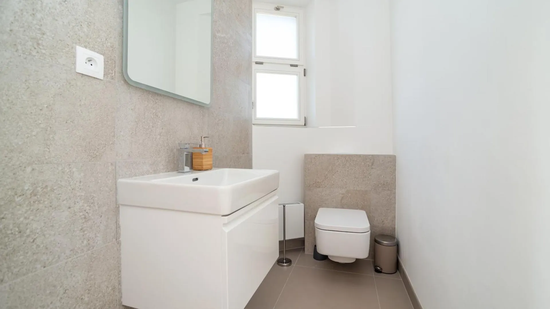 High-Class Rooftop Apt. With Spacious Terrace Prague