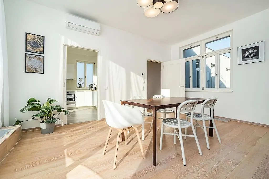 High-Class Rooftop Apt. With Spacious Terrace Prague
