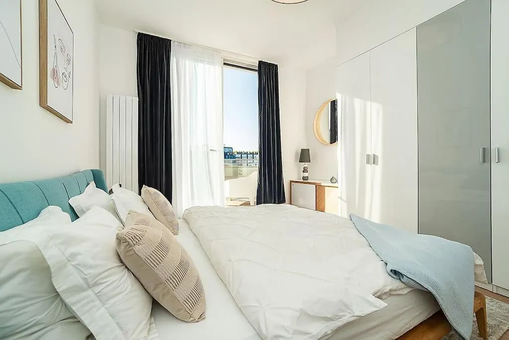 High-Class Rooftop Apt. With Spacious Terrace Prague Apartment
