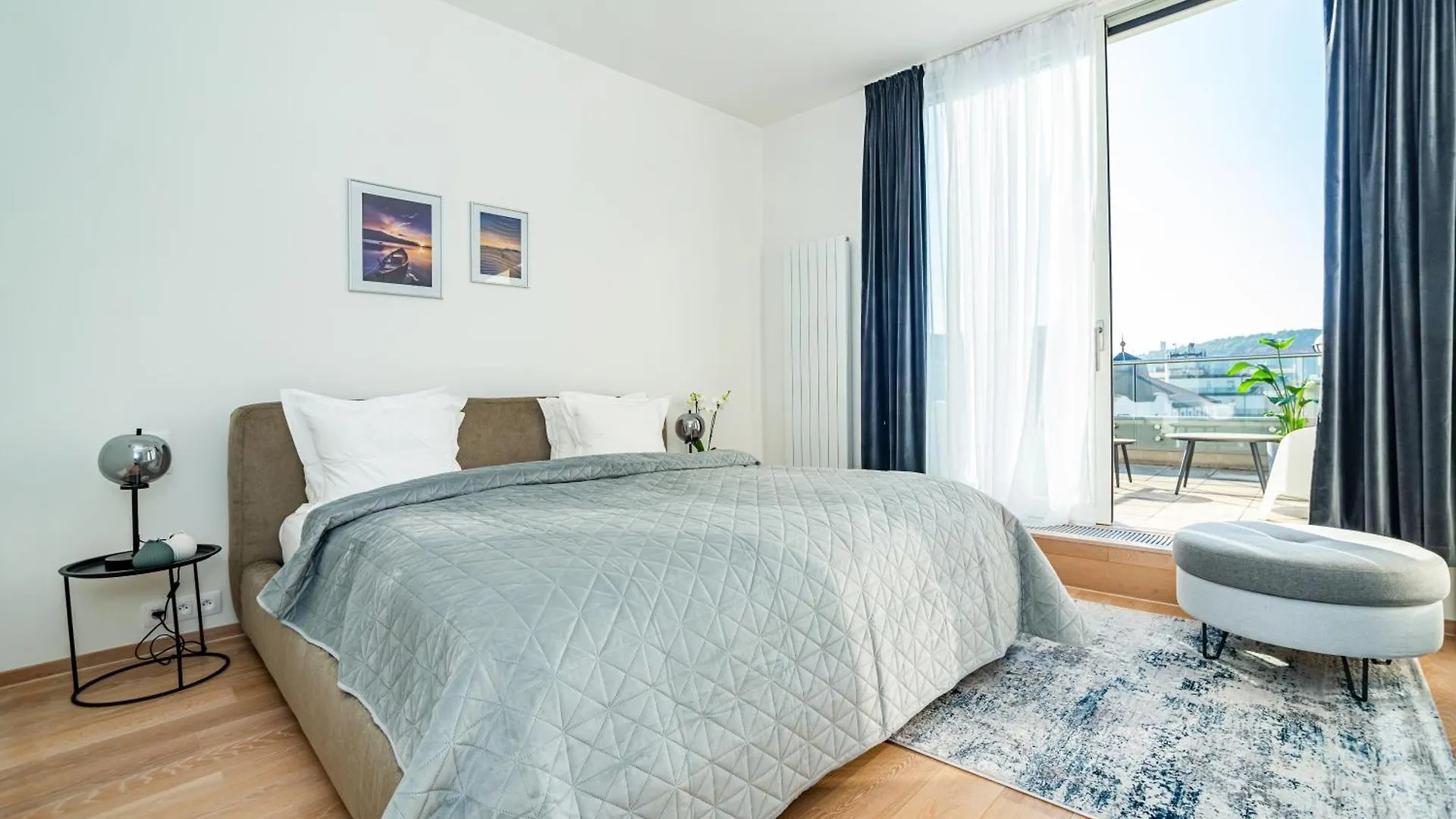 High-Class Rooftop Apt. With Spacious Terrace Prague Apartment