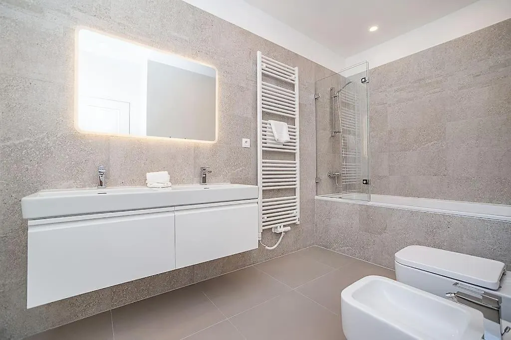 High-Class Rooftop Apt. With Spacious Terrace Prague Apartment