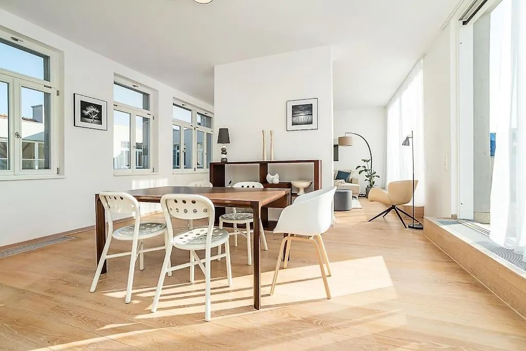 High-Class Rooftop Apt. With Spacious Terrace Prague Apartment